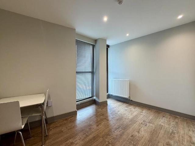 Apartment for rent in Ringlestone, Midway