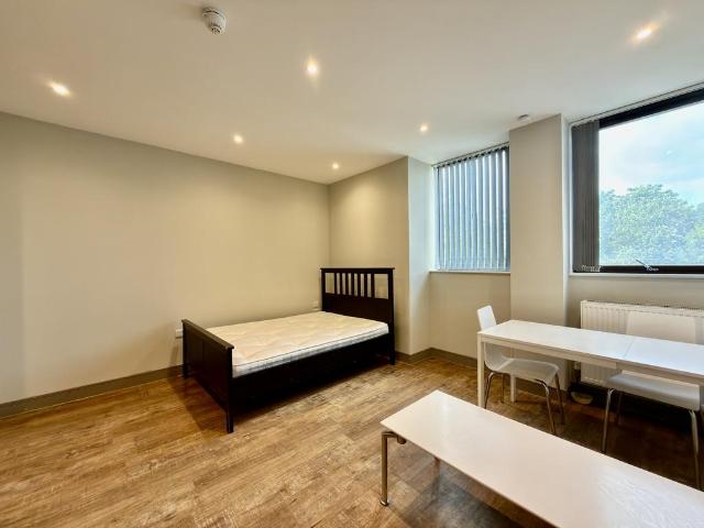 Apartment for rent in Ringlestone, Midway