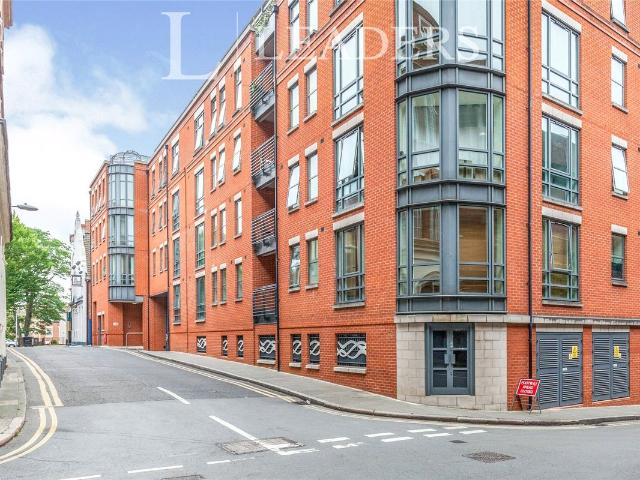 Studio for rent in St Ann's, Haddon