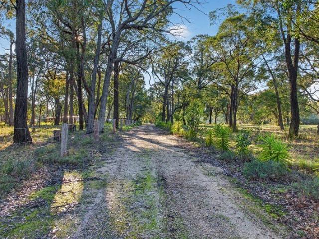 Cottage for sale in Glenmaggie, Victoria