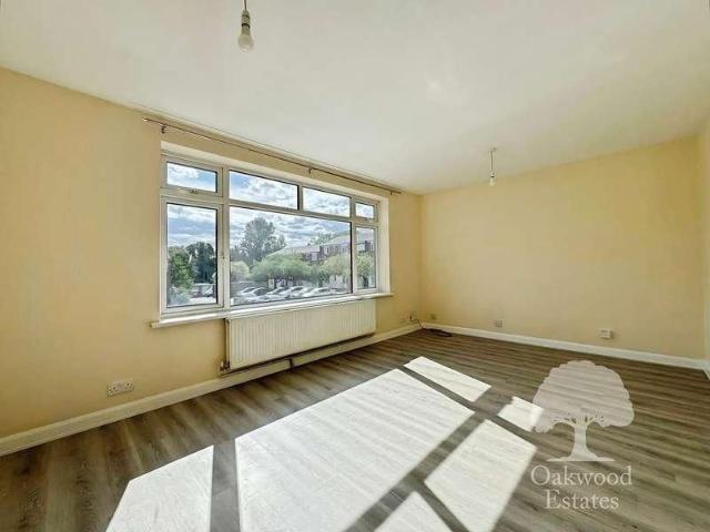 Townhouse for rent in Slough