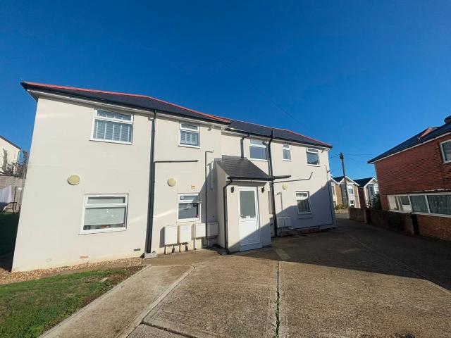 Apartment for rent in Binstead, Ryde