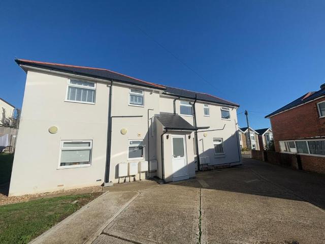 Apartment for rent in Binstead, Ryde