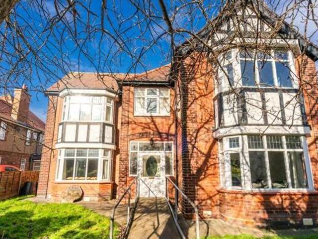 House for sale in Grimsby, North East Lincolnshire