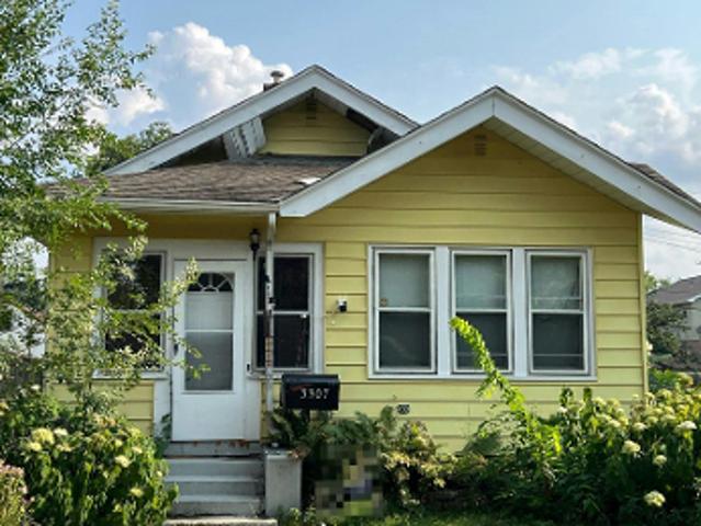House for sale in Keewaydin, Minneapolis