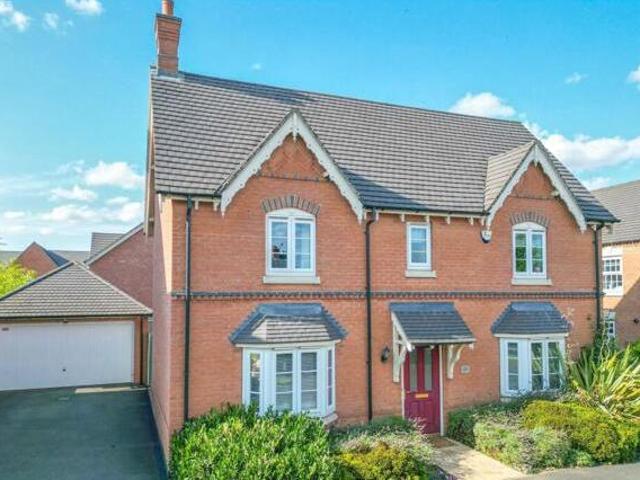 House for sale in Camp Hill, Warwickshire