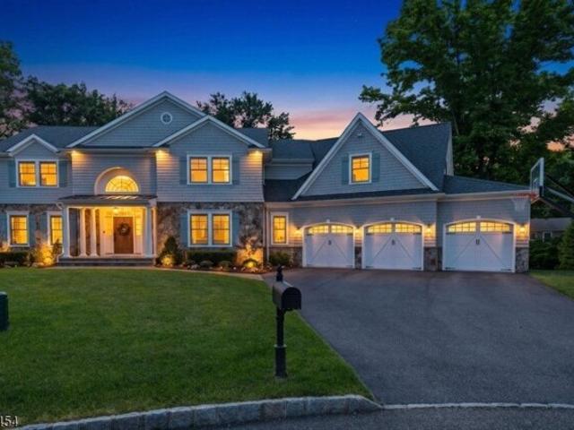 House for sale in Allendale, New Jersey