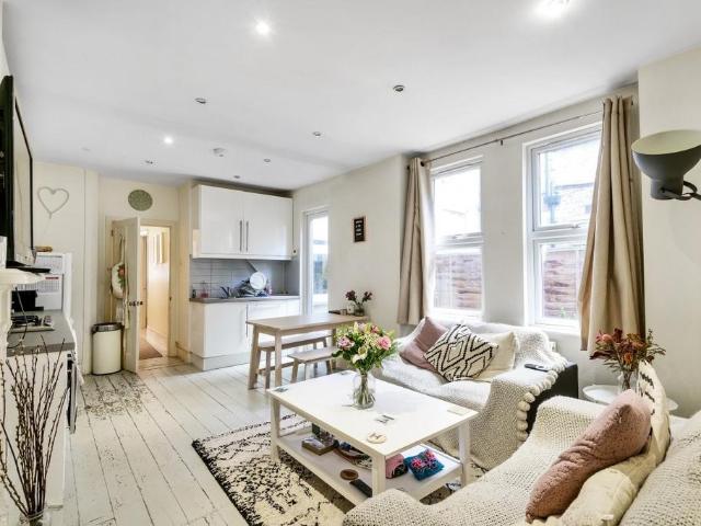 Apartment for rent in Streatham Hill, Greater London