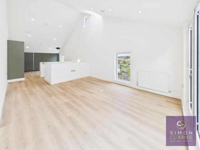 Apartment for rent in Brunswick Park, Greater London