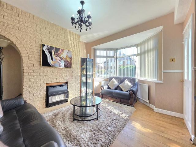 Room for rent in Stocking Farm, Old Wharf