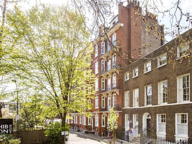 Apartment for rent in West Kensington, Greater London