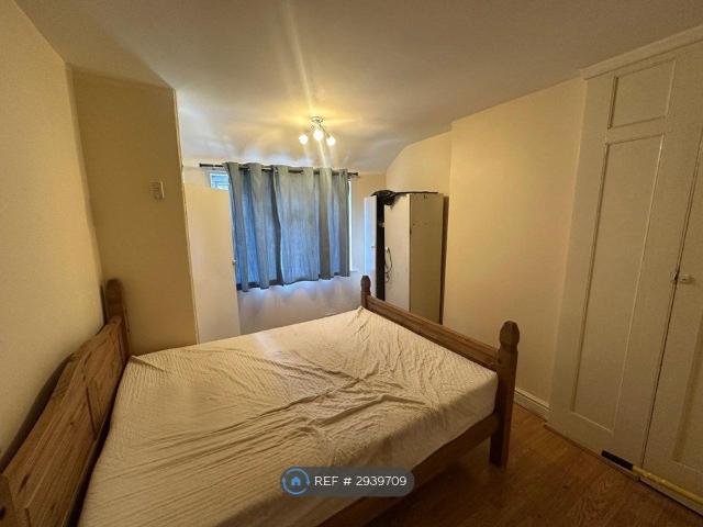 House for rent in London Borough of Harrow, Greater London