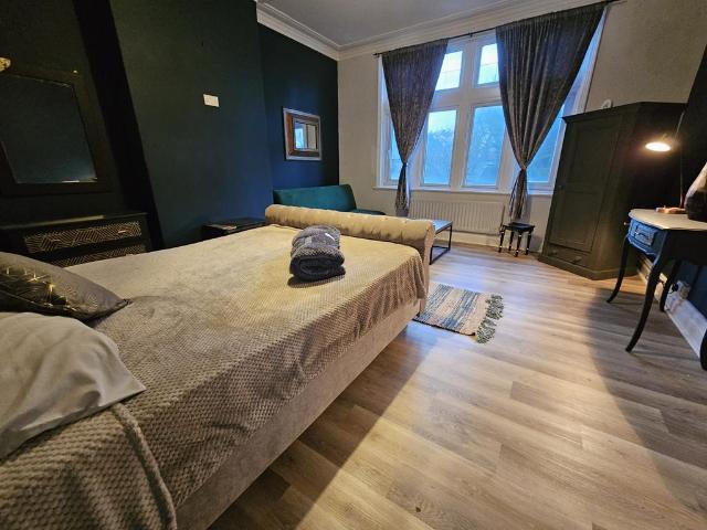 House for rent in Weetwood, West Yorkshire