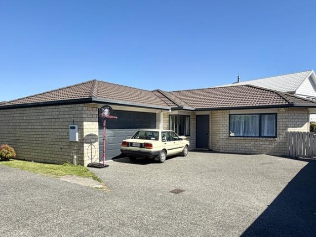 House for rent in Welcome Bay Shopping Centre, Welcome Bay