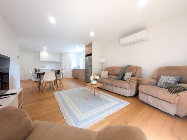 Townhouse for rent in Dromana, Melbourne