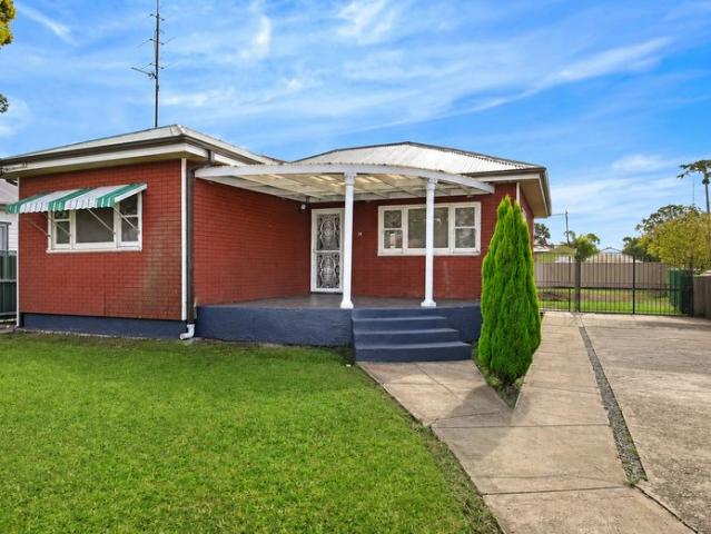House for rent in Wollongong West, New South Wales