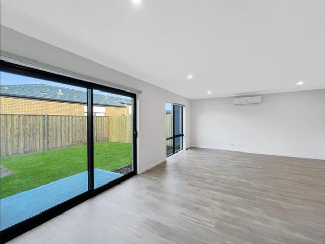 House for rent in Armstrong Creek, Geelong