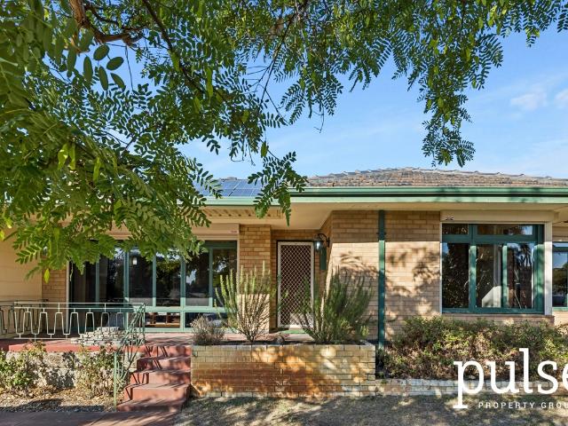 House for sale in Rossmoyne, Western Australia