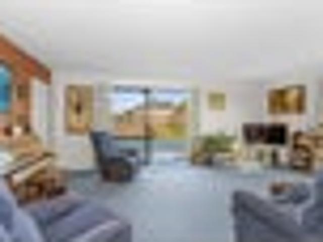 House for sale in Chaslands, Canterbury