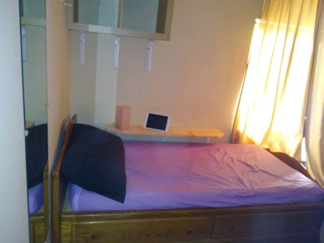 Room for rent in Canoga Park, California