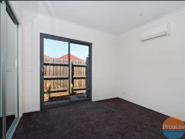 Townhouse for rent in Camerons Creek, Victoria