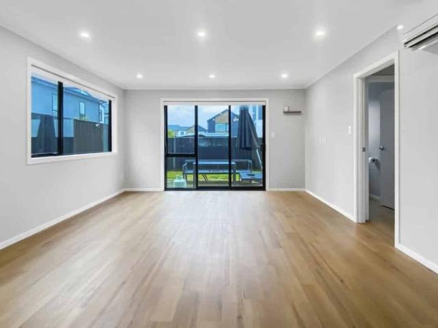 Townhouse for rent in Pauatahanui, Wellington