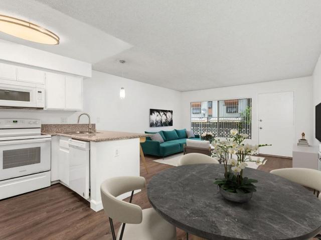 Apartment for rent in Midway City, California