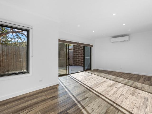 Townhouse for rent in Heidelberg West, Melbourne