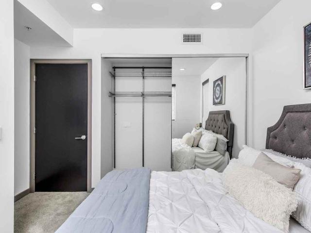 Apartment for rent in Canoga Park, California