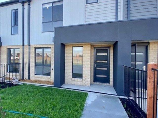 Townhouse for rent in Camerons Creek, Victoria