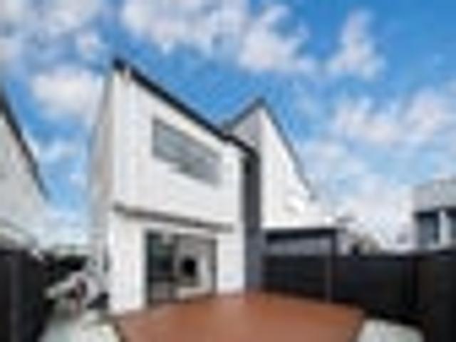 Townhouse for sale in Kauri Flats, Papakura