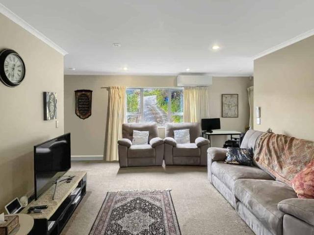 Townhouse for rent in Karori West, Wellington