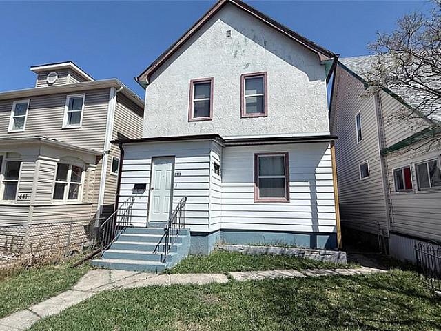 House for sale in Winnipeg