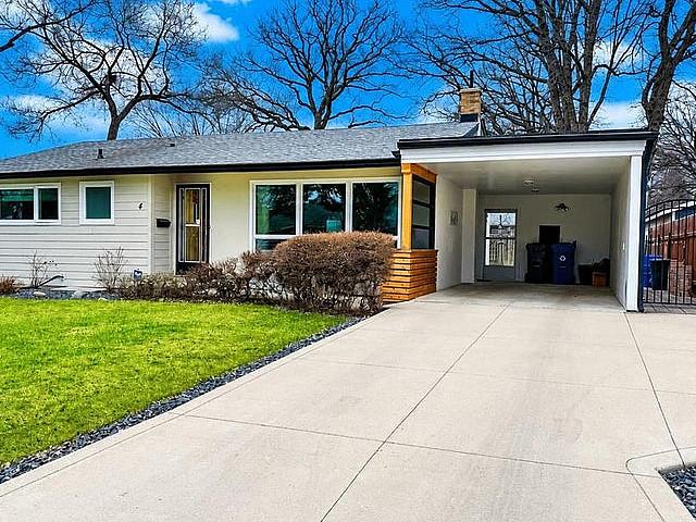 House for sale in East St. Paul, Manitoba
