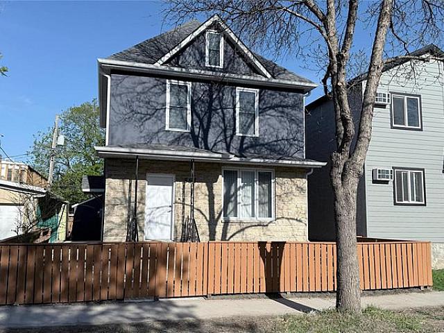 House for sale in East St. Paul, Manitoba