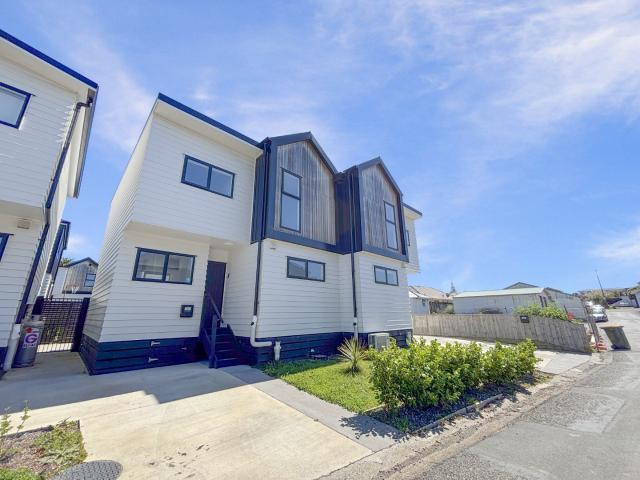 House for rent in Tītahi Bay, Porirua
