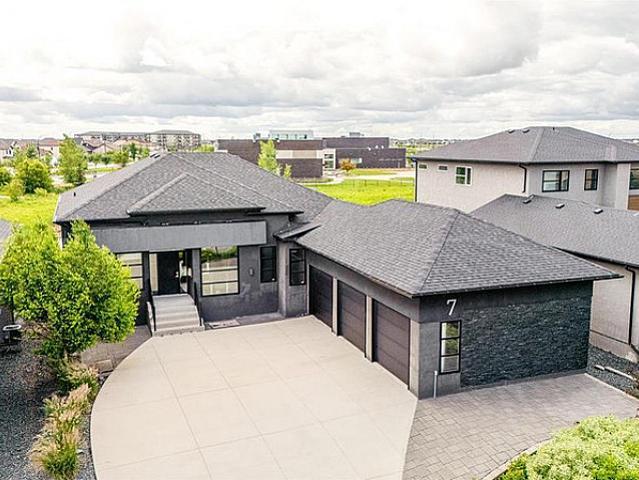 House for sale in East St. Paul, Manitoba