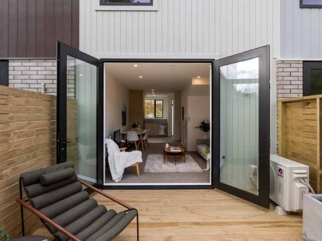 Townhouse for rent in Horokiwi, Wellington