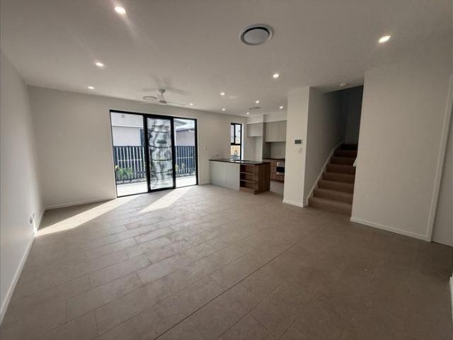 Townhouse for rent in Toombul, Queensland