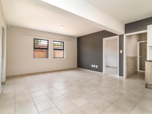 Apartment for rent in Cape Town Ward 107, City of Cape Town