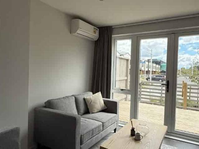 Townhouse for rent in Owhata