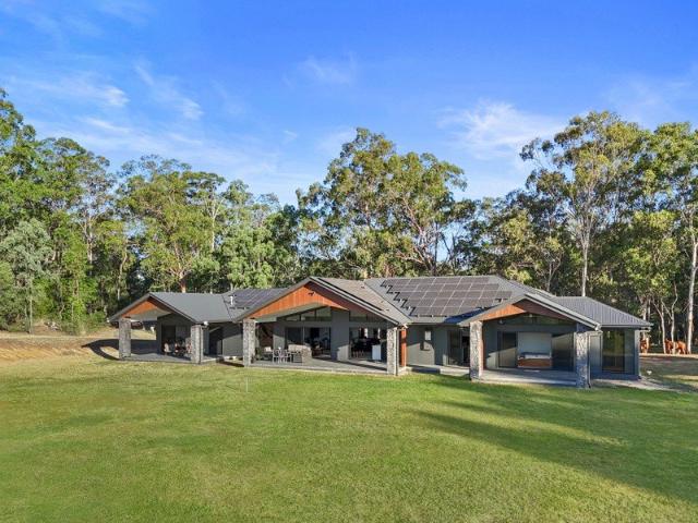 Cottage for sale in Summerholm, Queensland