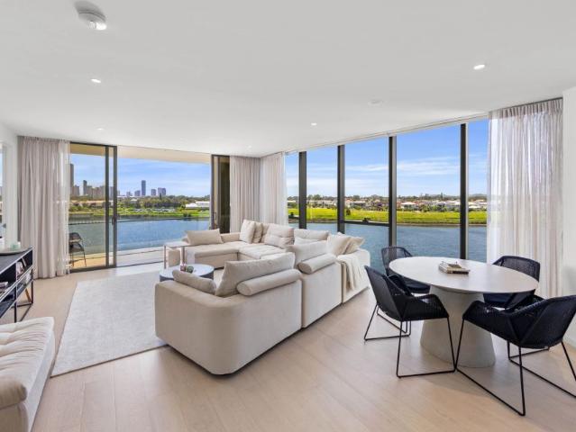 Apartment for rent in Mermaid Waters, Gold Coast City