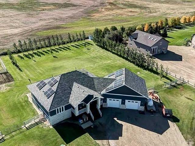 House for sale in Alberta