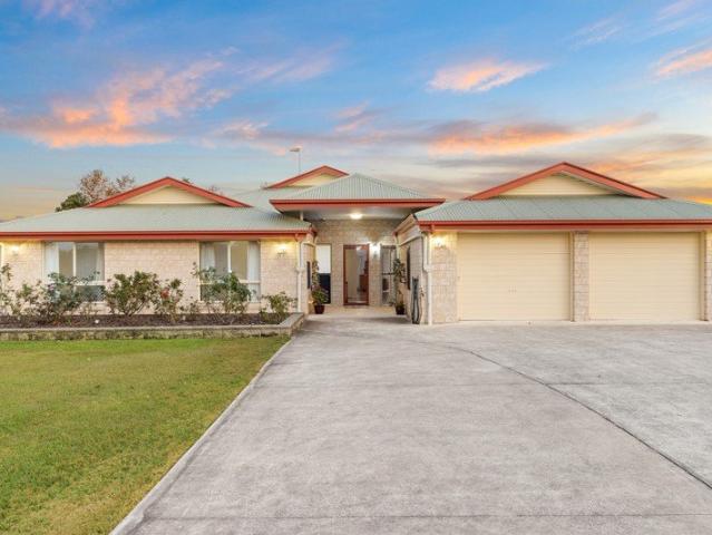 House for sale in Glenlogan Lakes, Greater Brisbane
