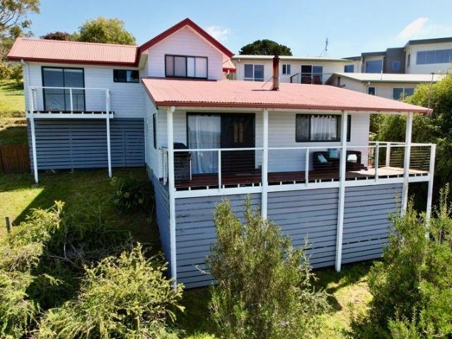 House for sale in Lakes Entrance, Victoria