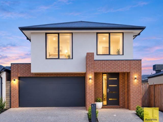 House for sale in Thornhill Park, Melbourne
