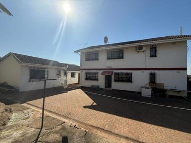 House for sale in Chatsworth, Kwazulu-natal