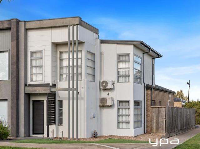 Townhouse for sale in Camerons Creek, Victoria