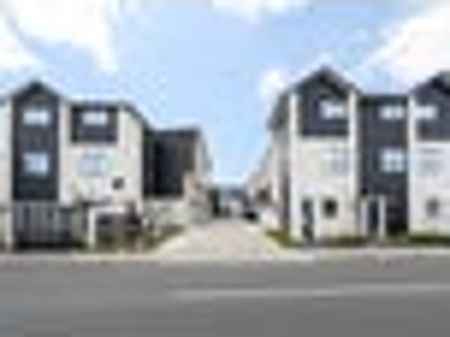 Townhouse for sale in Balmoral